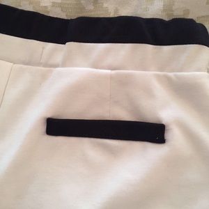 mine Shorts - Mine High Waist Stretch B&W Shorts with Pockets mine Shorts - Mine High Waist Stretch B&W Shorts with Pockets